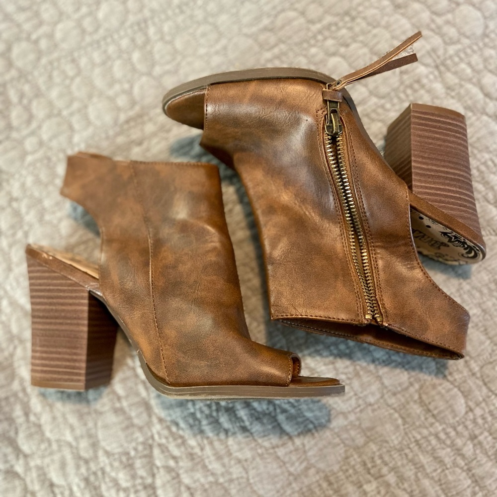 Block heels size 7
